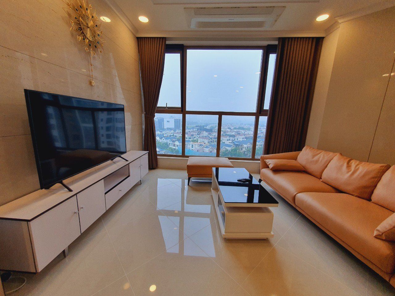 Cho thuê căn hộ 2 ngủ 110m2 full đồ view biệt thự tòa 901 Starlake