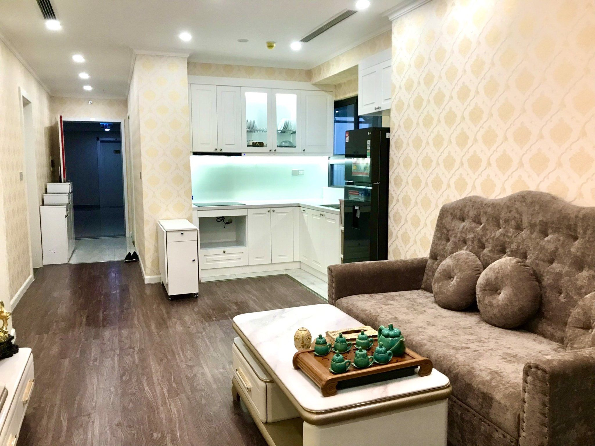 Chính chủ gửi bán căn hộ 3 phòng ngủ đủ đồ diện tích 87m2 toà E1 Eldorado1 Phú Thượng