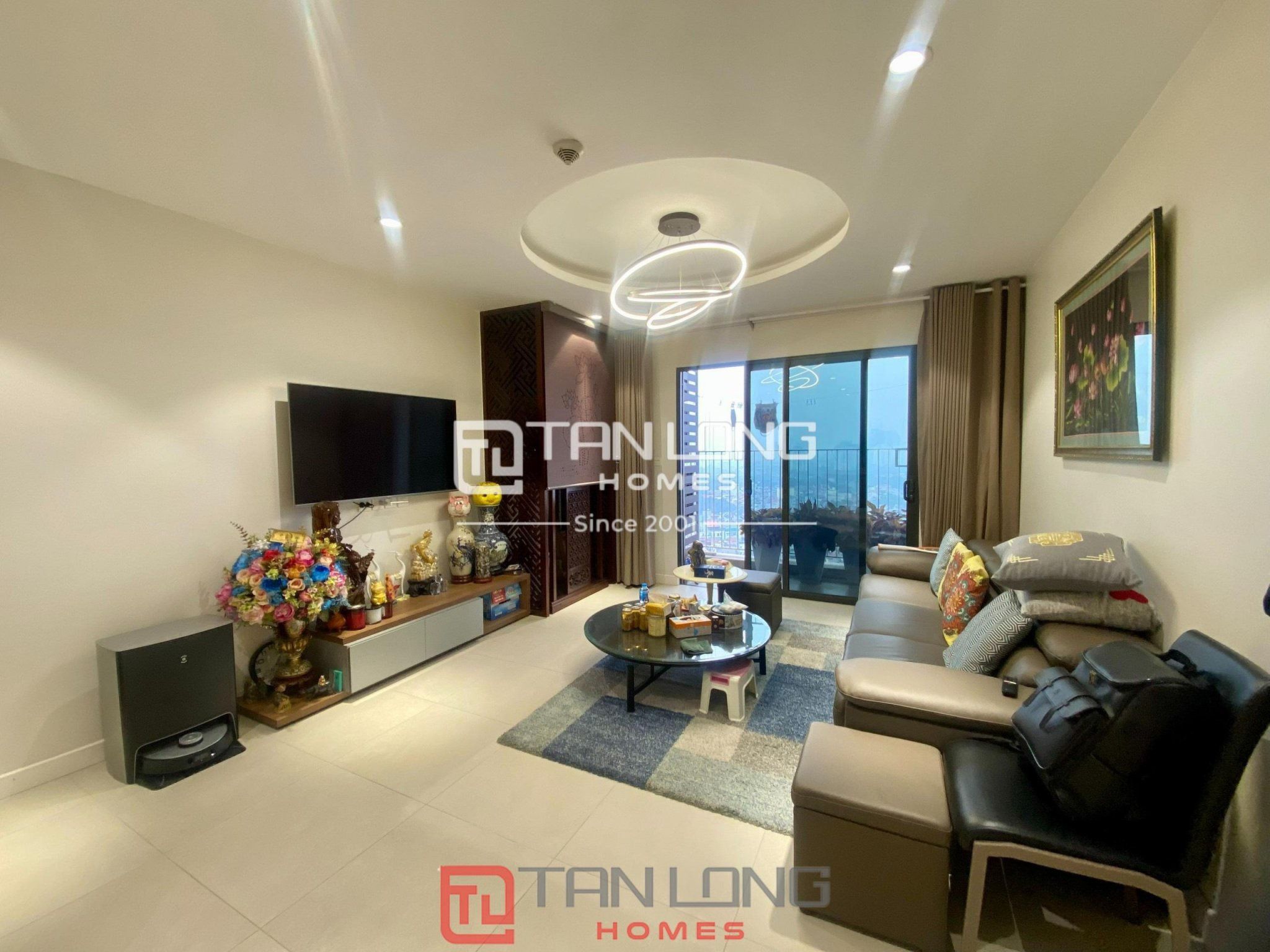 Cần bán căn hộ 2 ngủ 96m2 full đồ, có sổ đỏ tòa Novo Kosmo Tây Hồ