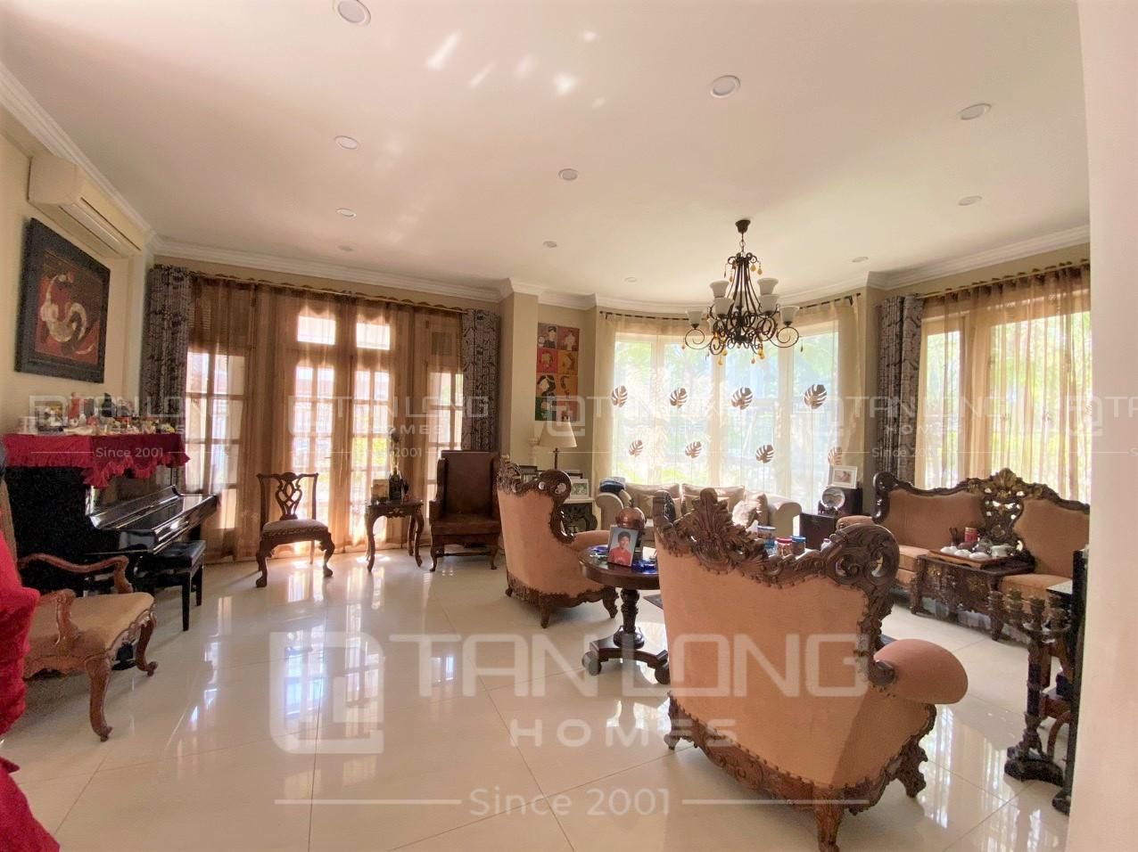 Bán biệt thự lô góc khu T Ciputra: 230m2 x 3 tầng full đồ, sẵn sổ đỏ