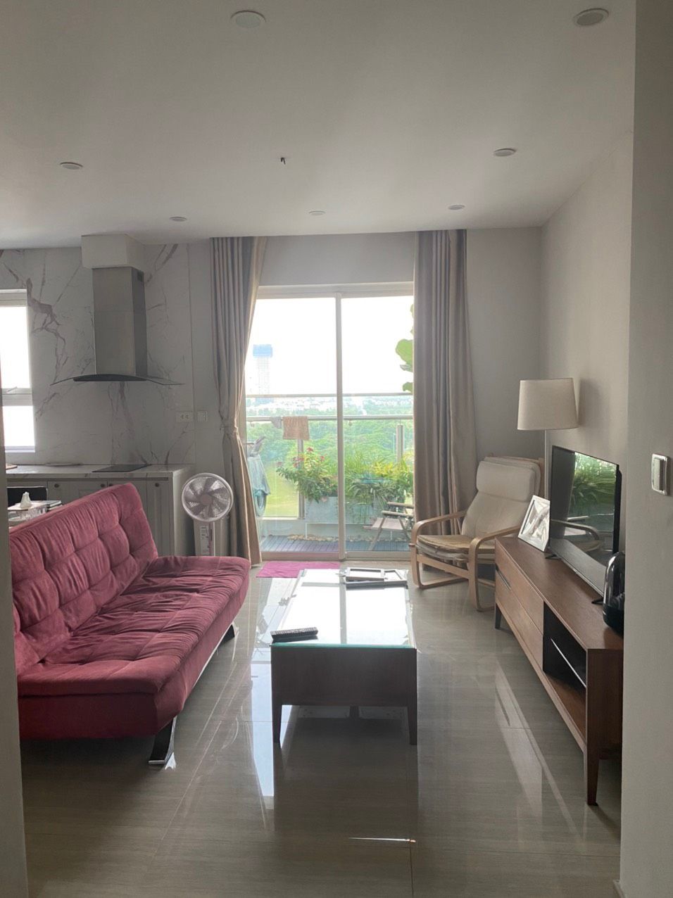 Chính chủ bán căn hộ 2 ngủ 72m2 view sân Golf, full đồ tòa L3 Ciputra