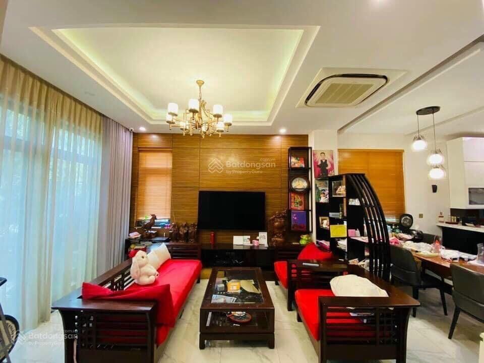 Bán biệt thự lô xẻ khe H10 Starlake: 154m2 x 4 tầng, full đồ, sẵn sổ đỏ, vị trí đẹp