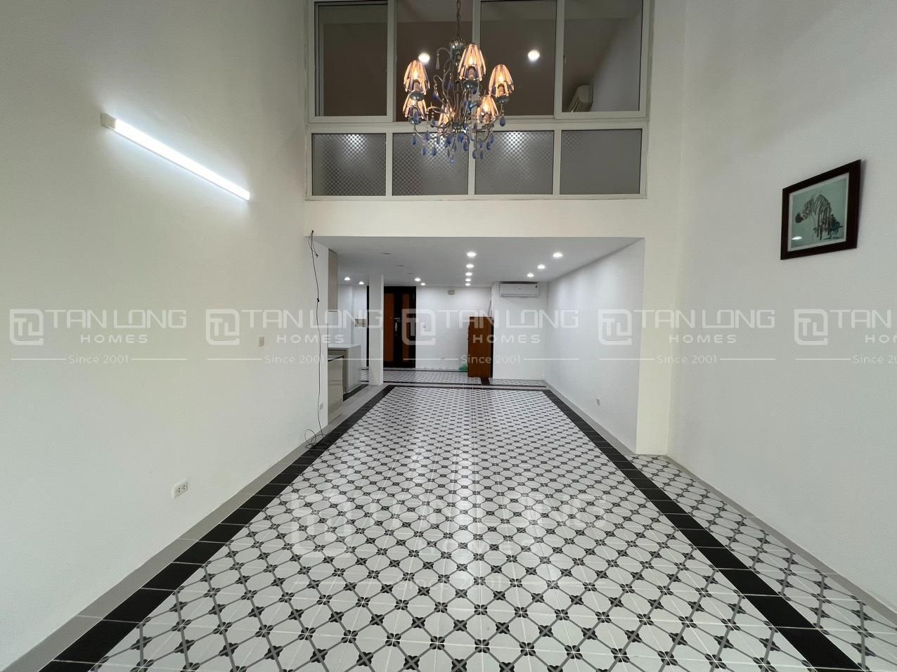 Cho thuê Penthouse 180m2 x 3PN giá siêu tốt tại Ciputra Hà Nội
