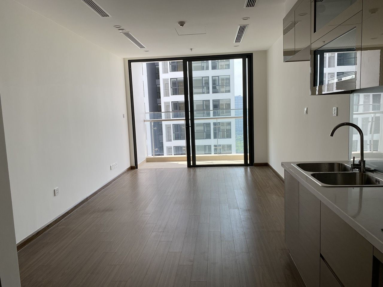 Bán căn hộ 2 phòng ngủ tòa W2 Vinhomes Westpoint 71m2 - Tầng cao - Ban công hướng Đông Nam