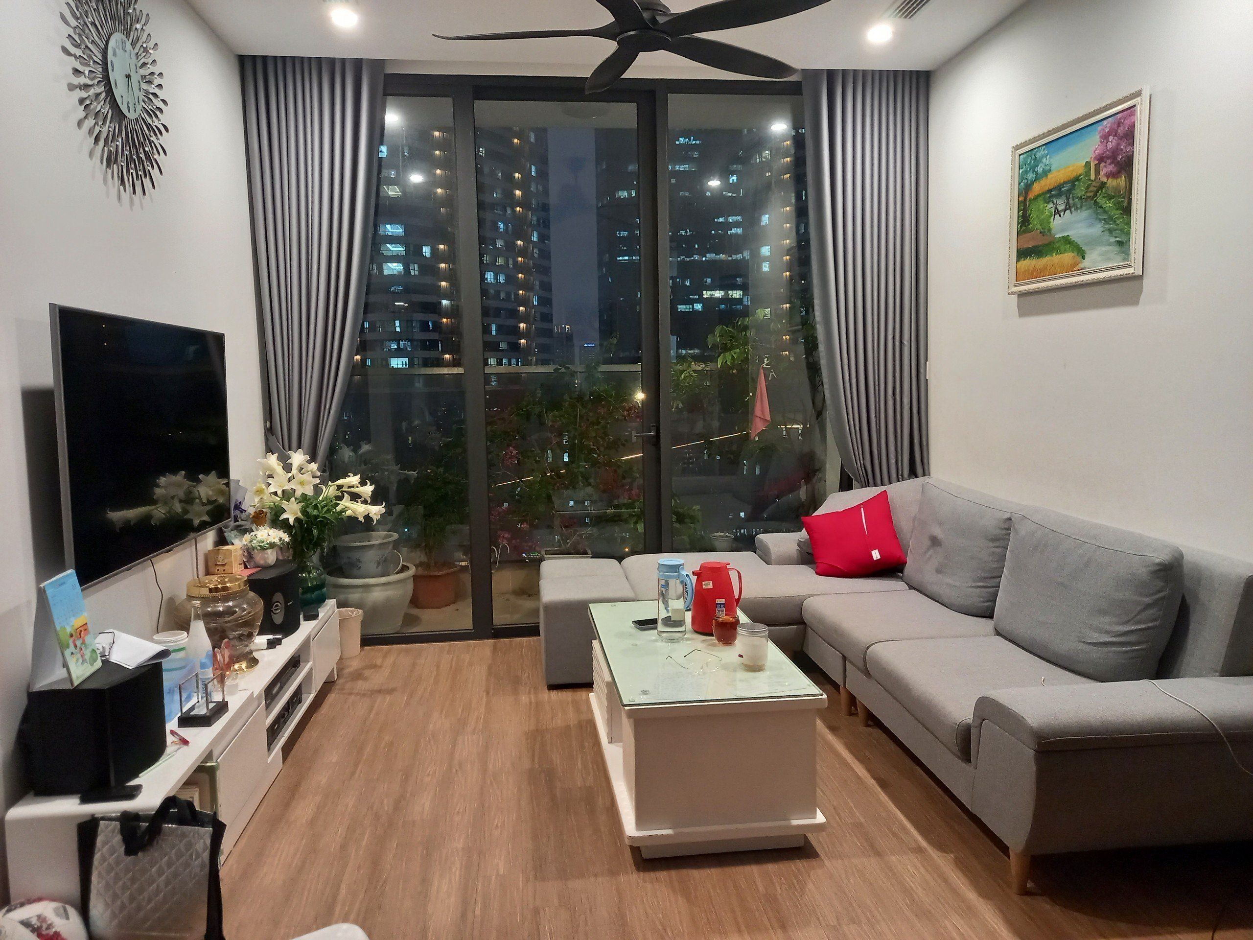 Bán căn hộ Vinhomes SkyLake tòa S3 hướng Đông Nam - 95m2 - Tầng trung View nhìn Kangnam - Có sổ