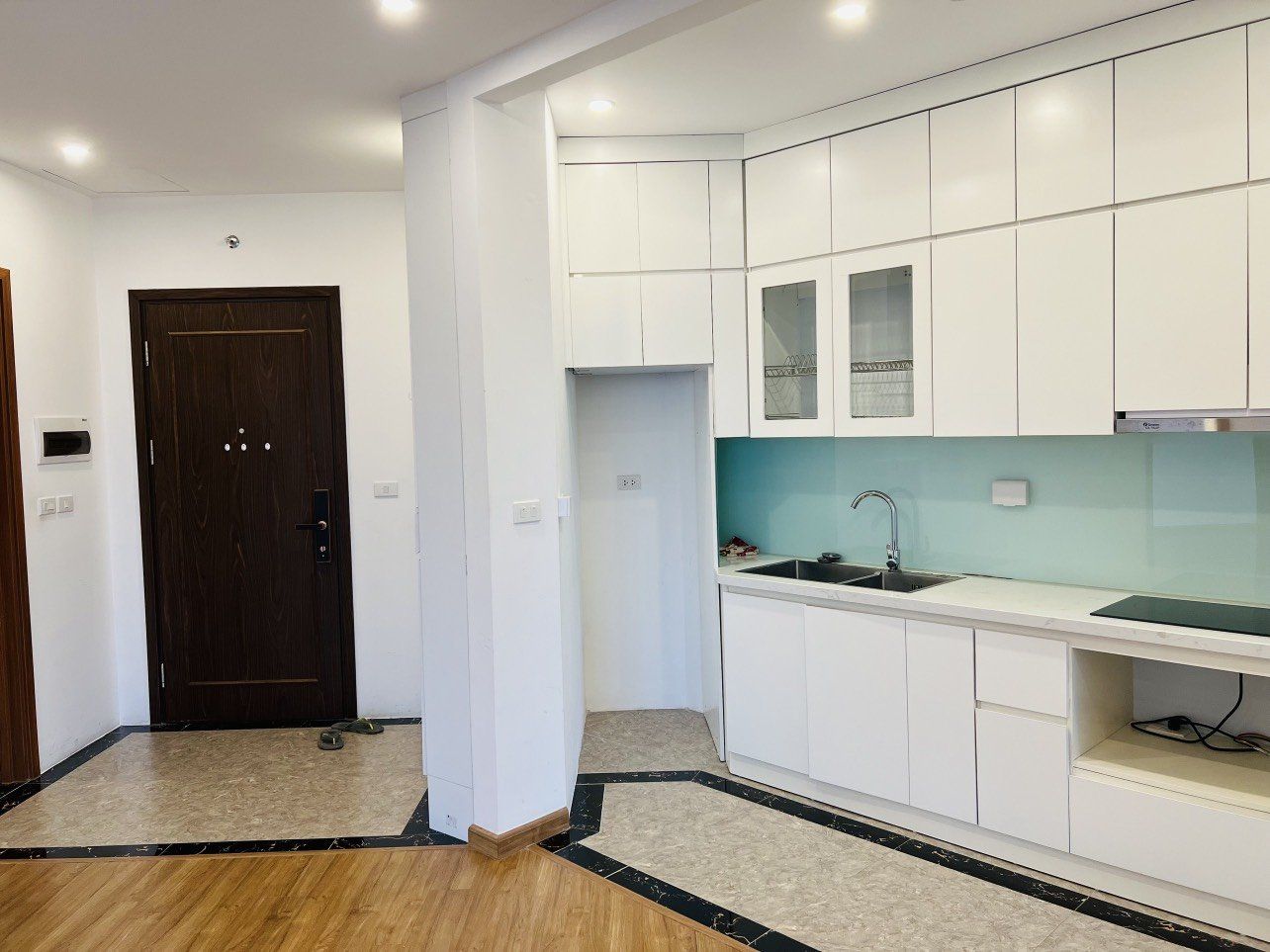 Bán căn hộ tòa E4 The Emerald Mỹ Đình - 76.4m2/2PN - Ban công Đông Nam - Tầng thấp