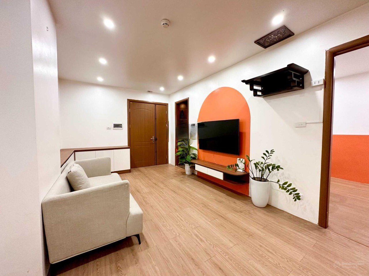Bán căn hộ tòa A2 - A14 Nam Trung Yên - DT: 65m2/2PN - Ban công hướng Đông Nam, cửa Tây Bắc - Có sổ