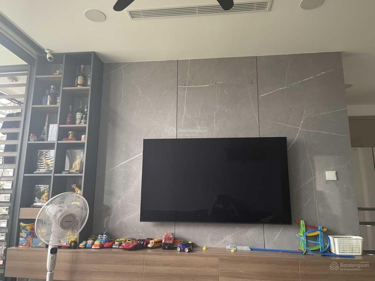 Bán căn hộ 3 phòng ngủ tòa W2 Vinhomes Westpoint - 105m2, hướng Đông Nam - Nội thất liền tường