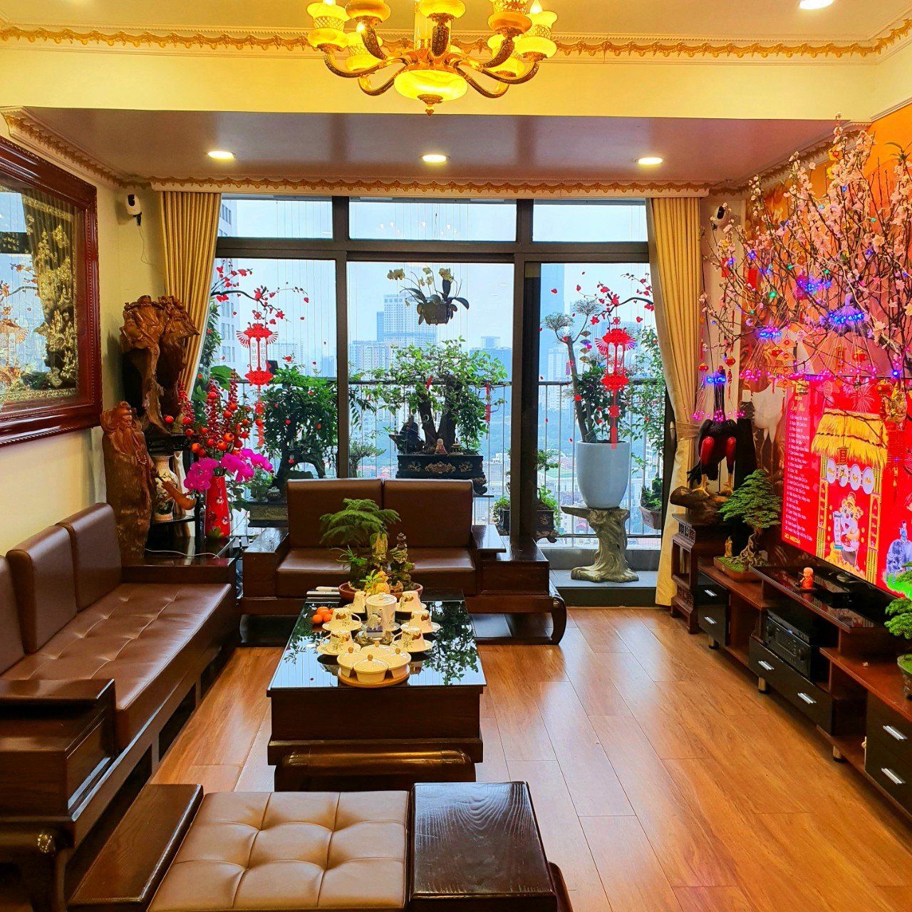 Bán căn hộ 2 phòng ngủ Discovery Complex - 94m2 - Logia hướng ra đường Cầu Giấy - Tầng Trung