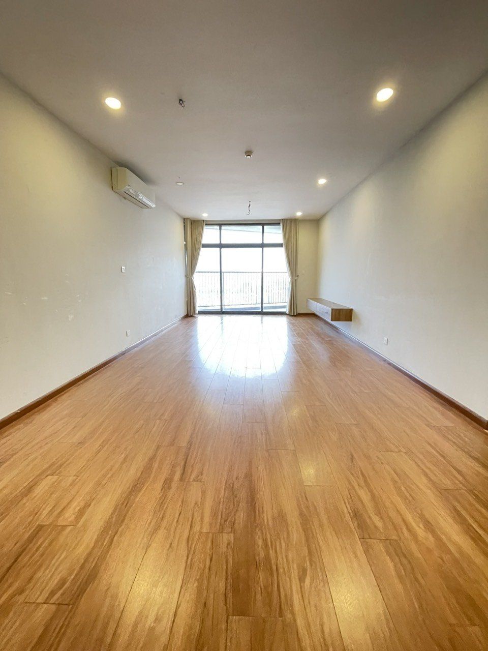 Bán căn hộ chung cư Discovery Complex 302 Cầu Giấy - 57m2/3PN hướng cửa Đông Nam