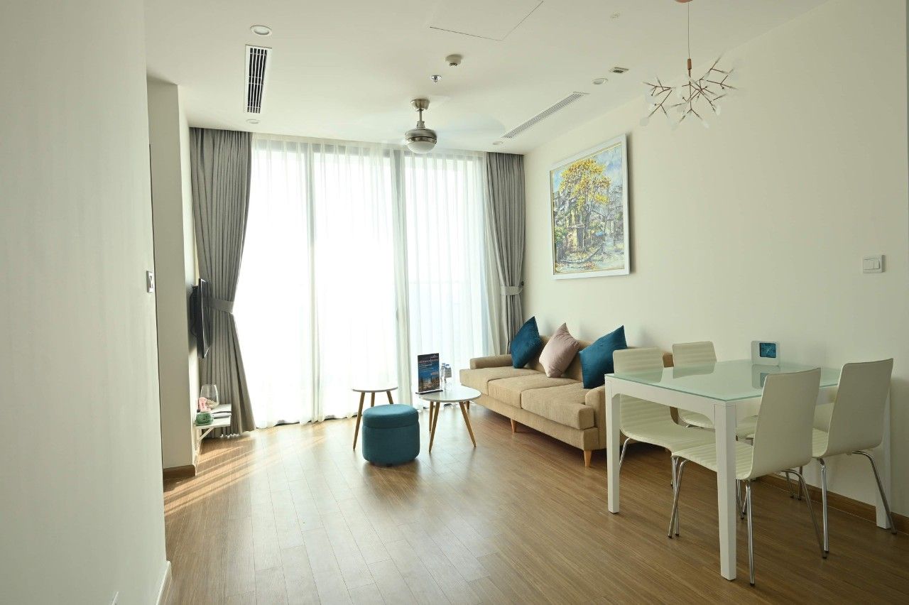 Cho thuê căn hộ 2 phòng ngủ tòa S1 Vinhomes Westpoint - DT: 70m2 tầng cao - Full đồ nội thất