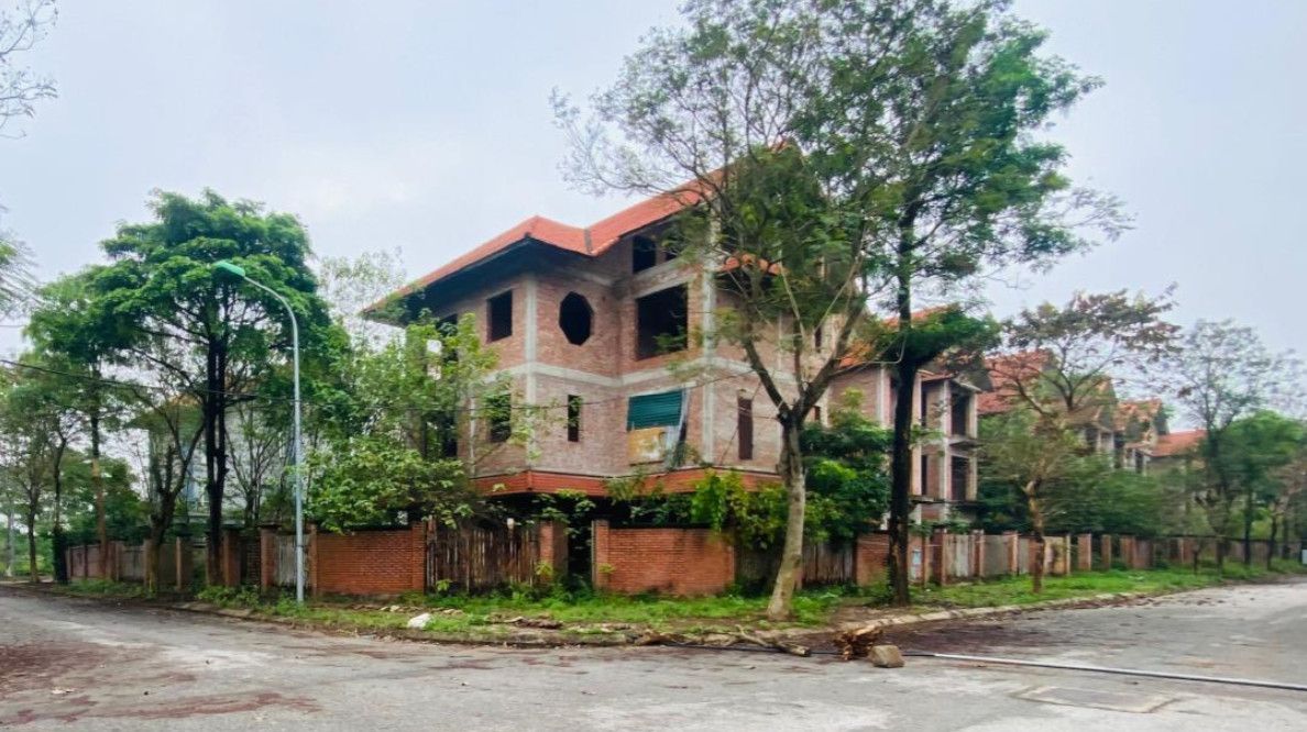 Chuyển nhượng biệt thự Vinaconex 2, căn góc 282m2 đường rộng 19,5m vị trí đẹp