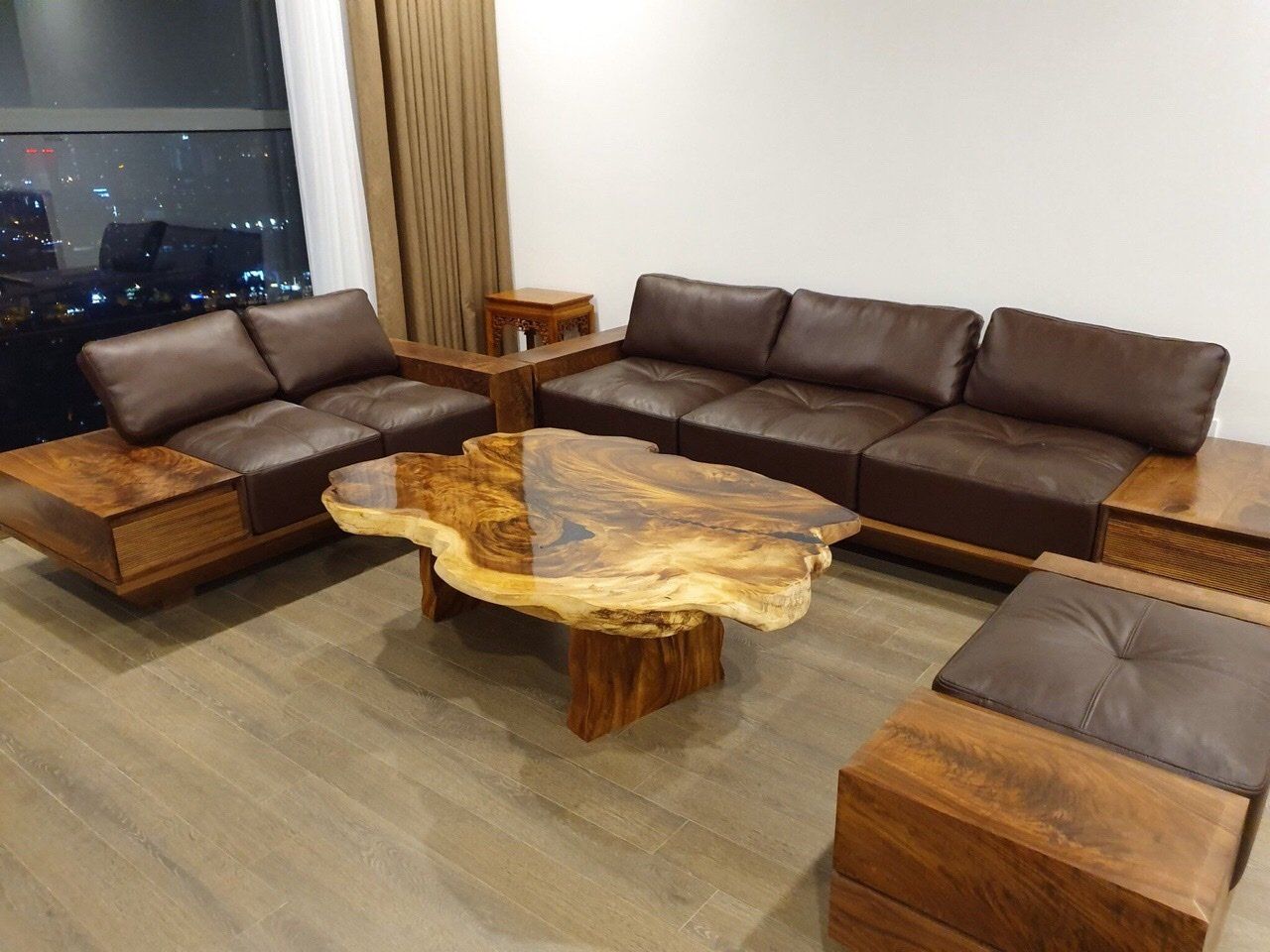 Bán căn hộ 3 phòng ngủ FLC Cầu Giấy - Căn hộ loại B - 121m2 ban công Đông Nam - Đã có sổ