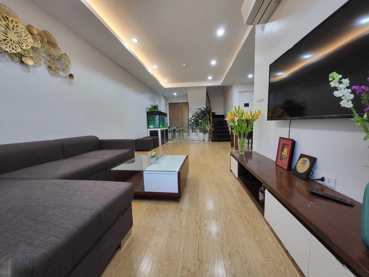 Bán Penthouse 4 phòng ngủ chung cư Golden Field - DT: 148m2 - Hướng Tây Bắc - Ban công Đông Nam