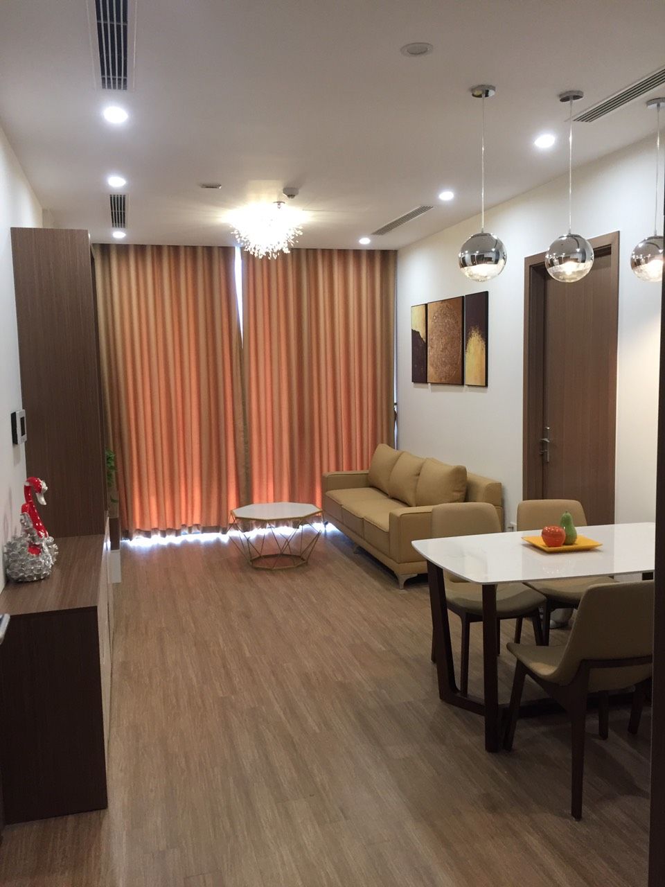 Cho thuê căn hộ 2 phòng ngủ Vinhomes SkyLake tòa S2 - DT: 73m2 - Đầy đủ nội thất