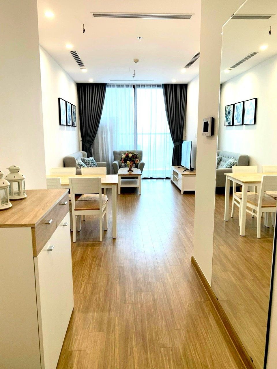 Cho thuê căn hộ 2 phòng ngủ tòa S3 Vinhomes SKylake - DT: 77.19m2 đủ đồ - View hồ - Có slot ô tô