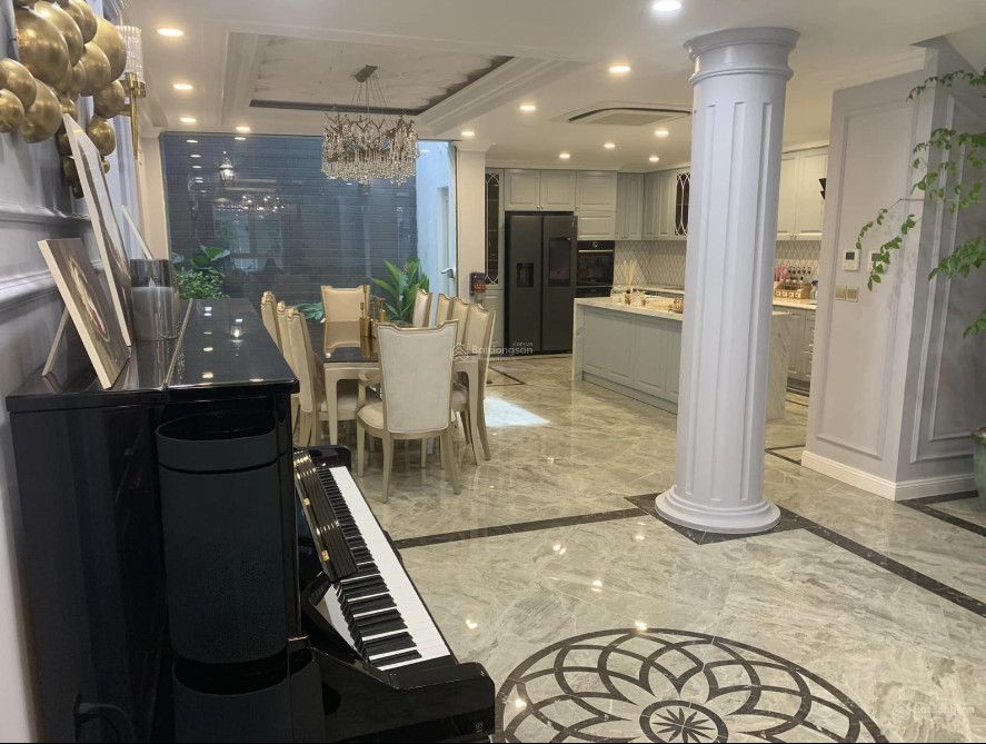 Chính chủ bán nhà phố shophouse Thanh Hà Cienco 5, full đồ, vị trí đẹp để kinh doanh, hướng Tây