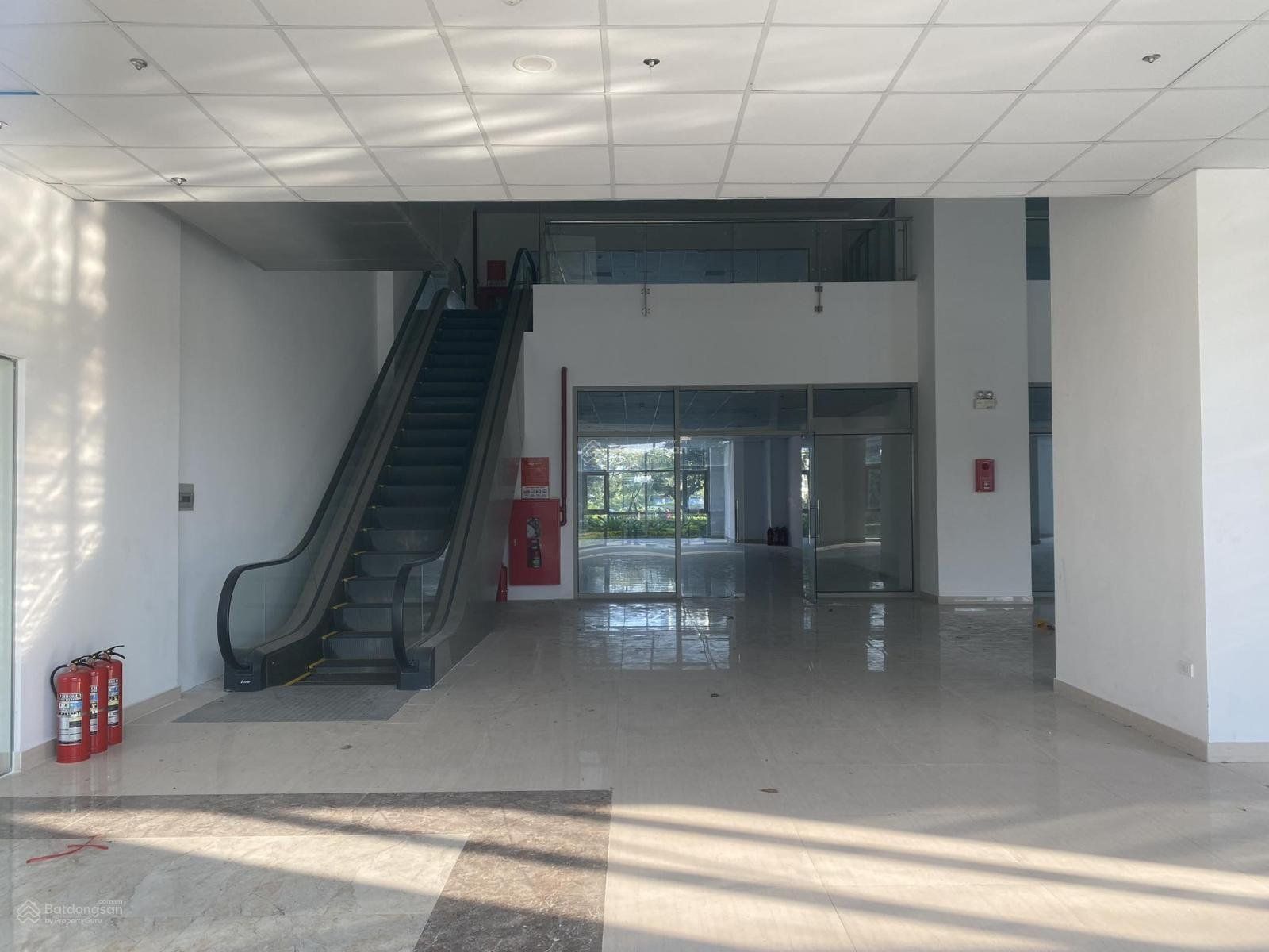 Chính chủ cho thuê shophouse chân khối đế IA20 Ciputra, toà A1 hướng Nam, diện tích 46m2