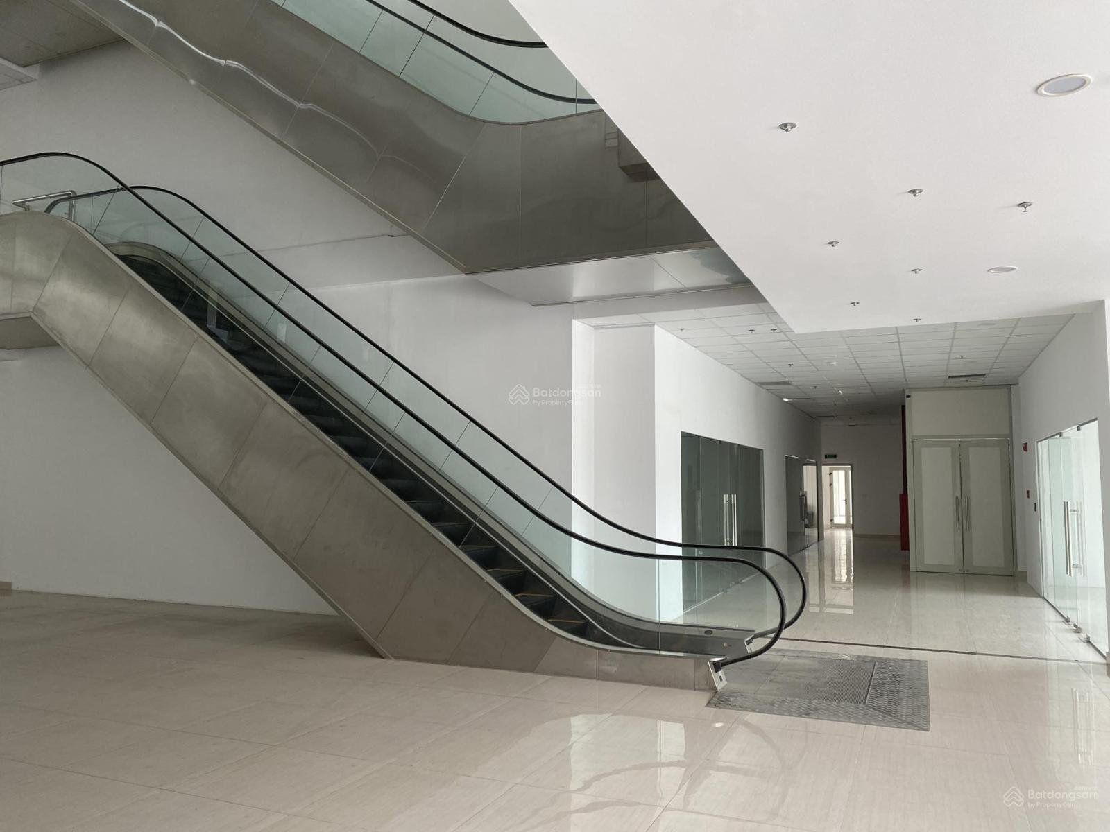 Bán cắt lỗ shophouse chân khối đế IA20 Ciputra, toà B hướng chính Tây, diện tích 280m2, giá tốt
