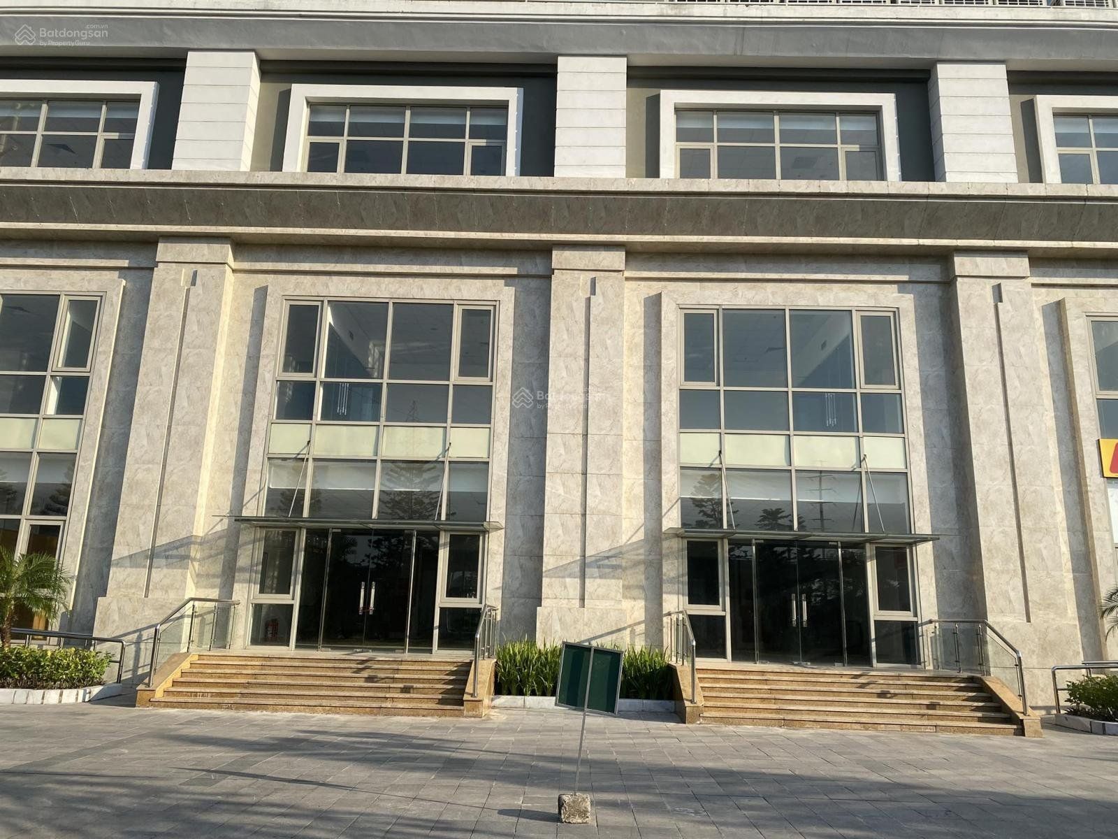 Bán cắt lỗ shophouse chân khối đến IA20 Ciputra, toà B hướng Nam, diện tích 115m2, view nội khu