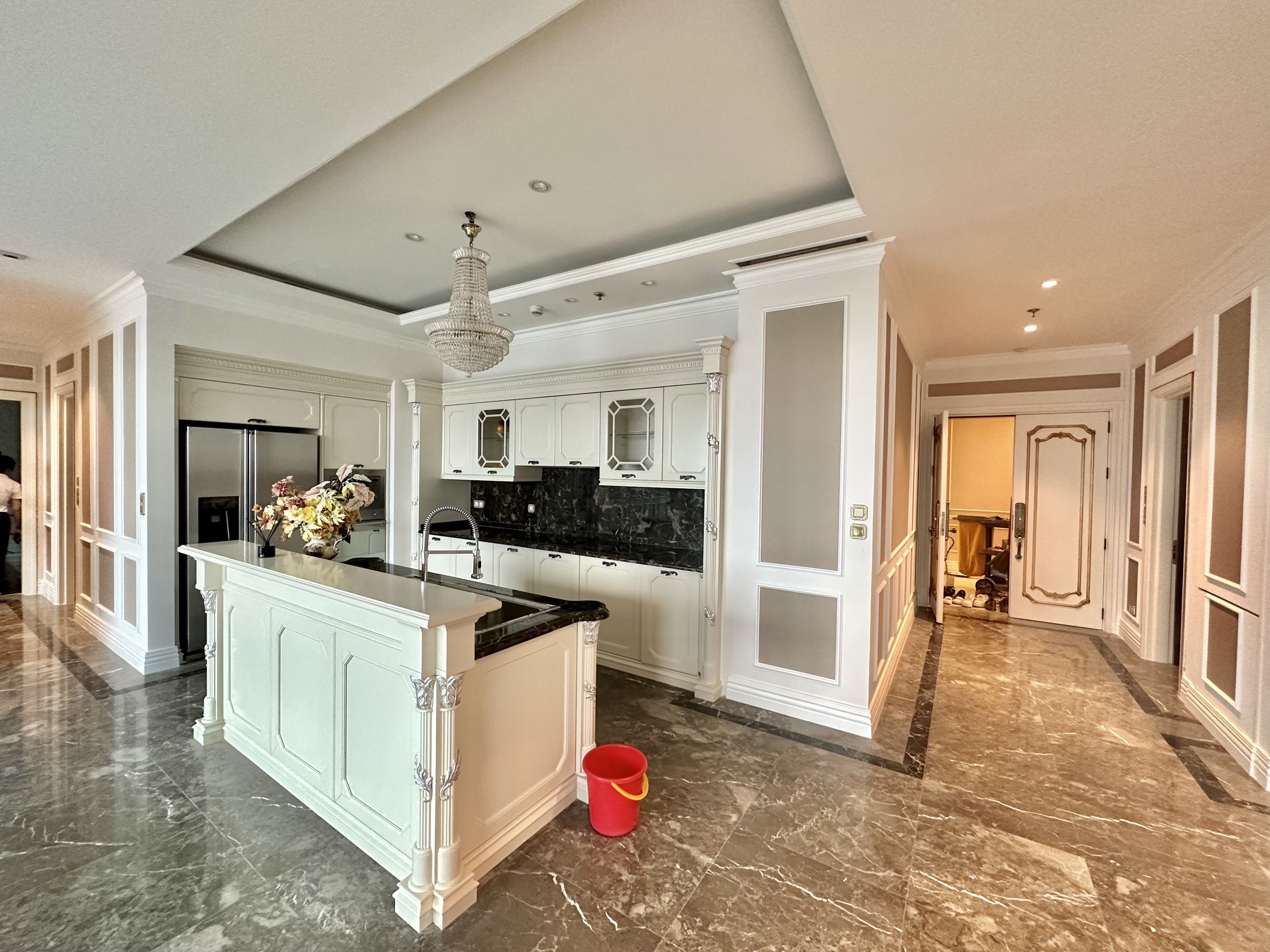 Cần bán căn hộ chung cư 2 phòng ngủ xây thô hướng Tây Nam view thành phố Hanoi Signature Cầu Giấy