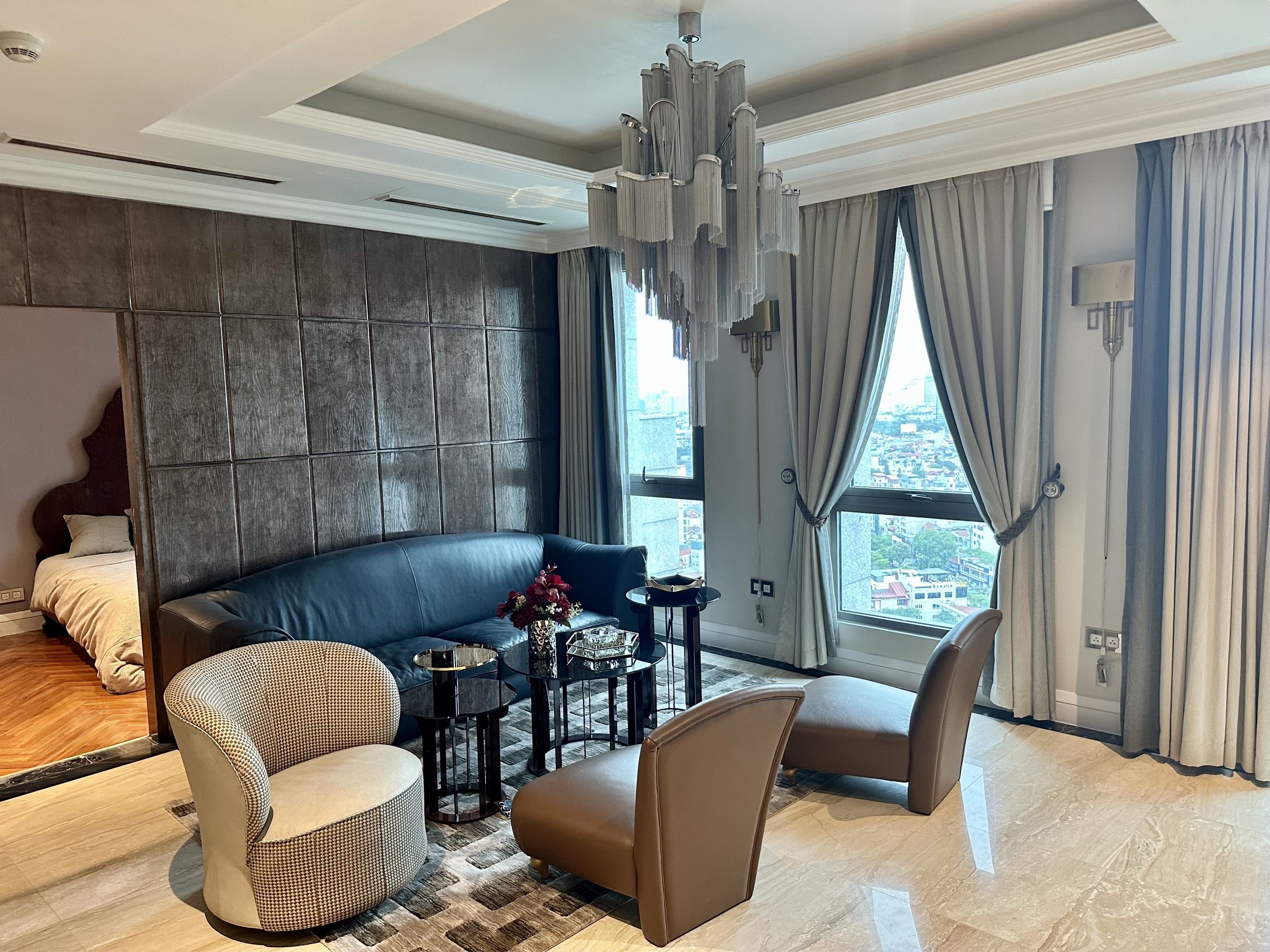 Bán chung cư 3 phòng ngủ Hanoi Signature Nguyễn Văn Huyên bàn giao full nôi thất view thành phố