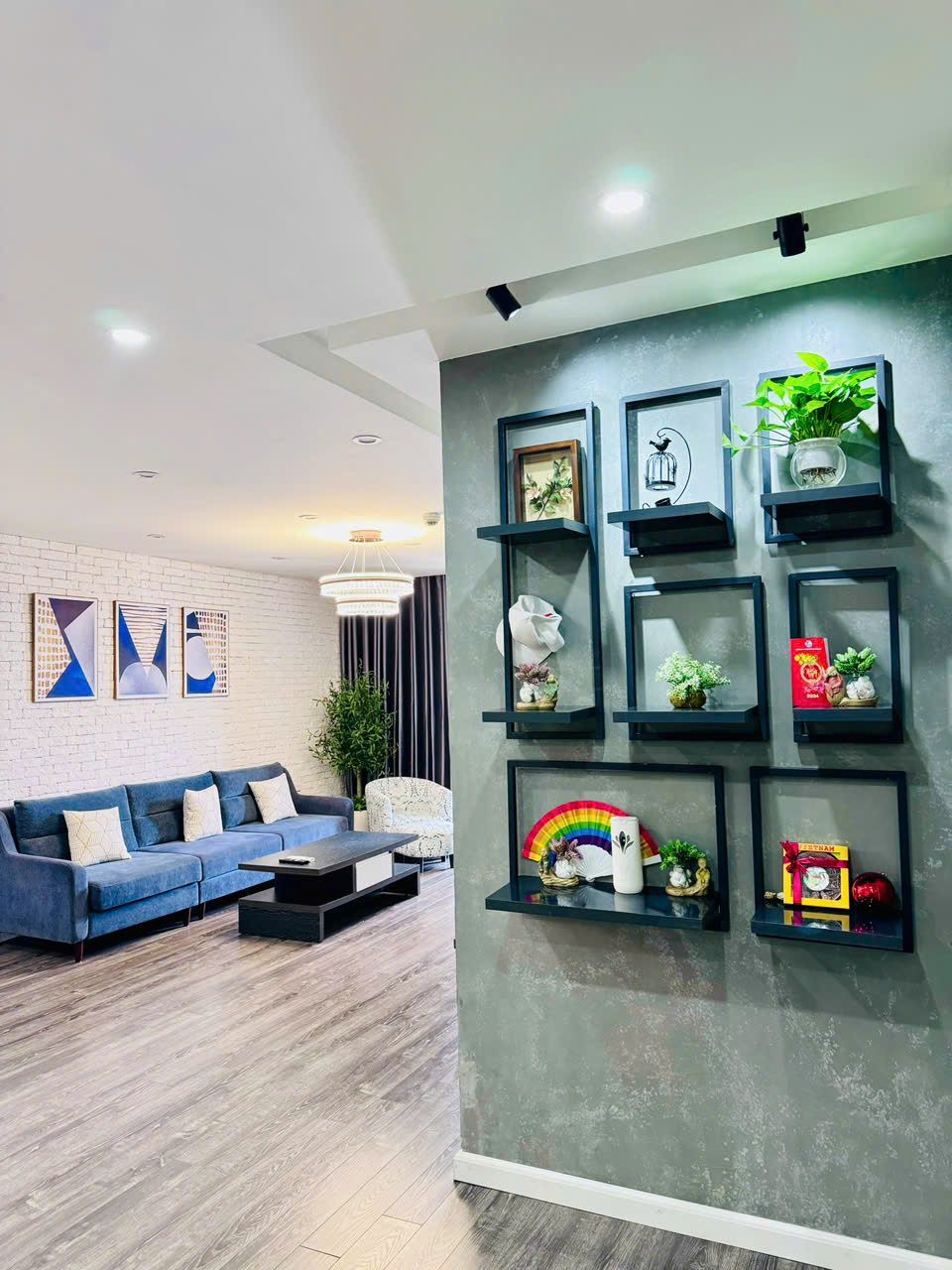 Cho Thuê Căn Hộ Tòa A 111m2 đã sửa thành 2 Ngủ 111m2