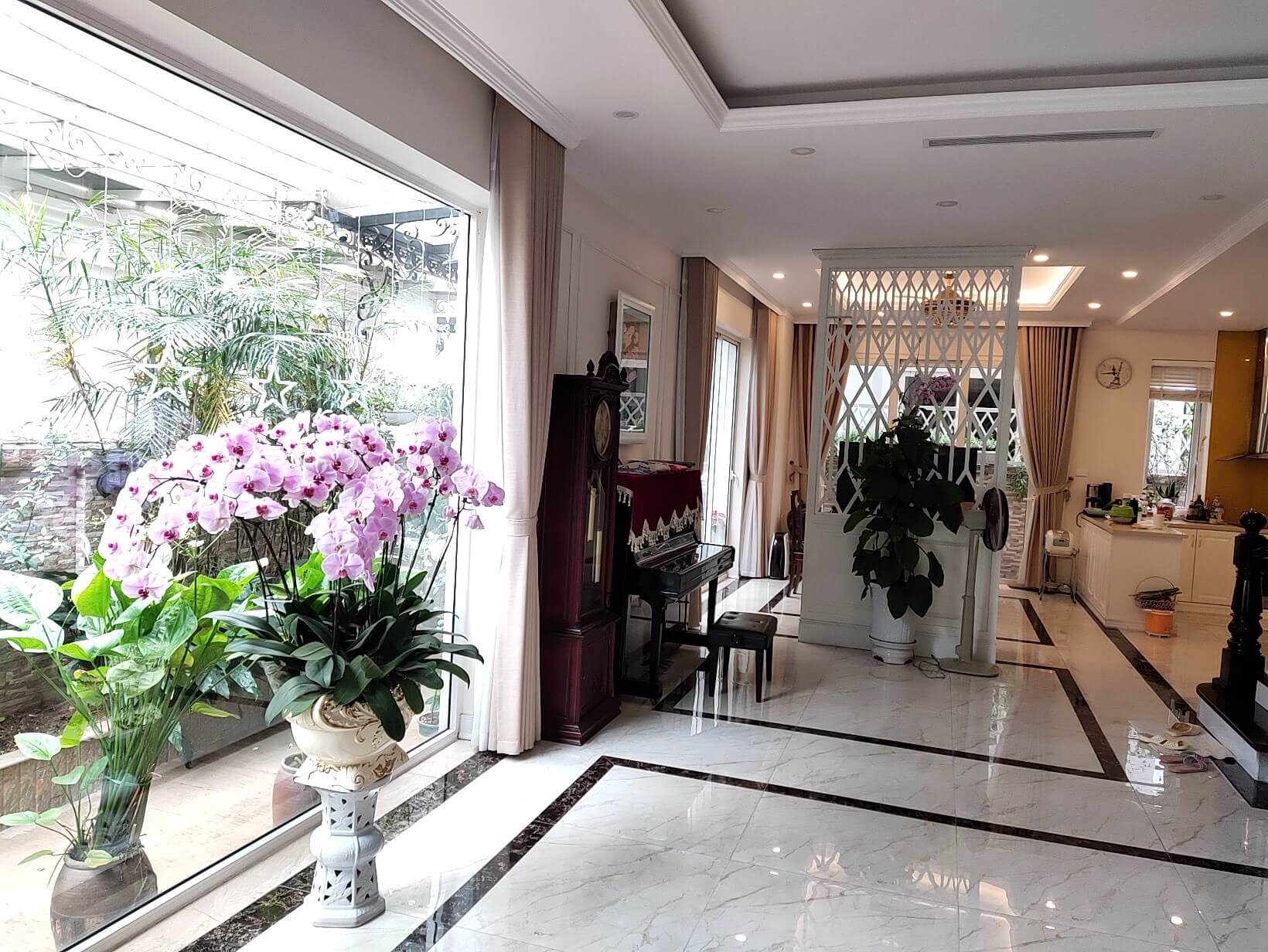 Thuê nhà Vinhomes Riverside